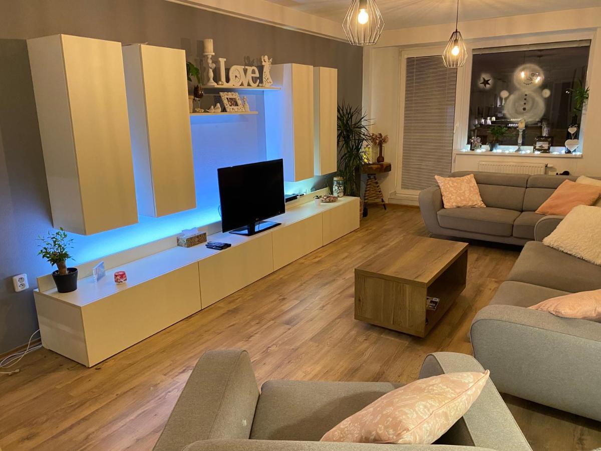Appartamento Apartman Slnecna Terasa S Vlastnym Parkovanim Na 2 Auta Žilina Esterno foto